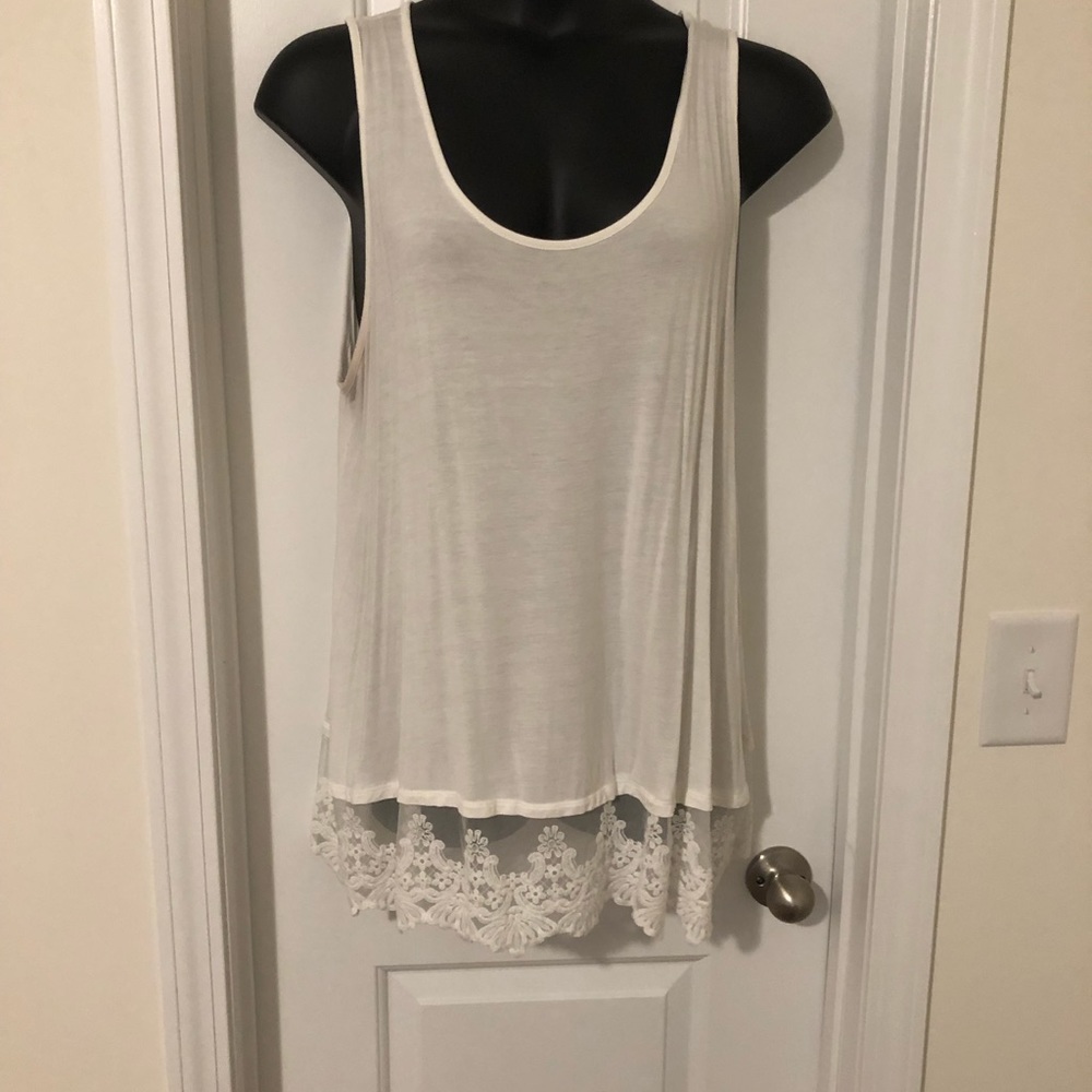 Emerald White/Slightly Off White Flowy Lace Bottom Tank Size 2X
